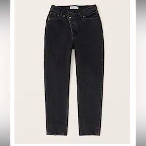 Curve Love High Rise Dad Jeans
Color: black rinse
Size: black rinse 29L